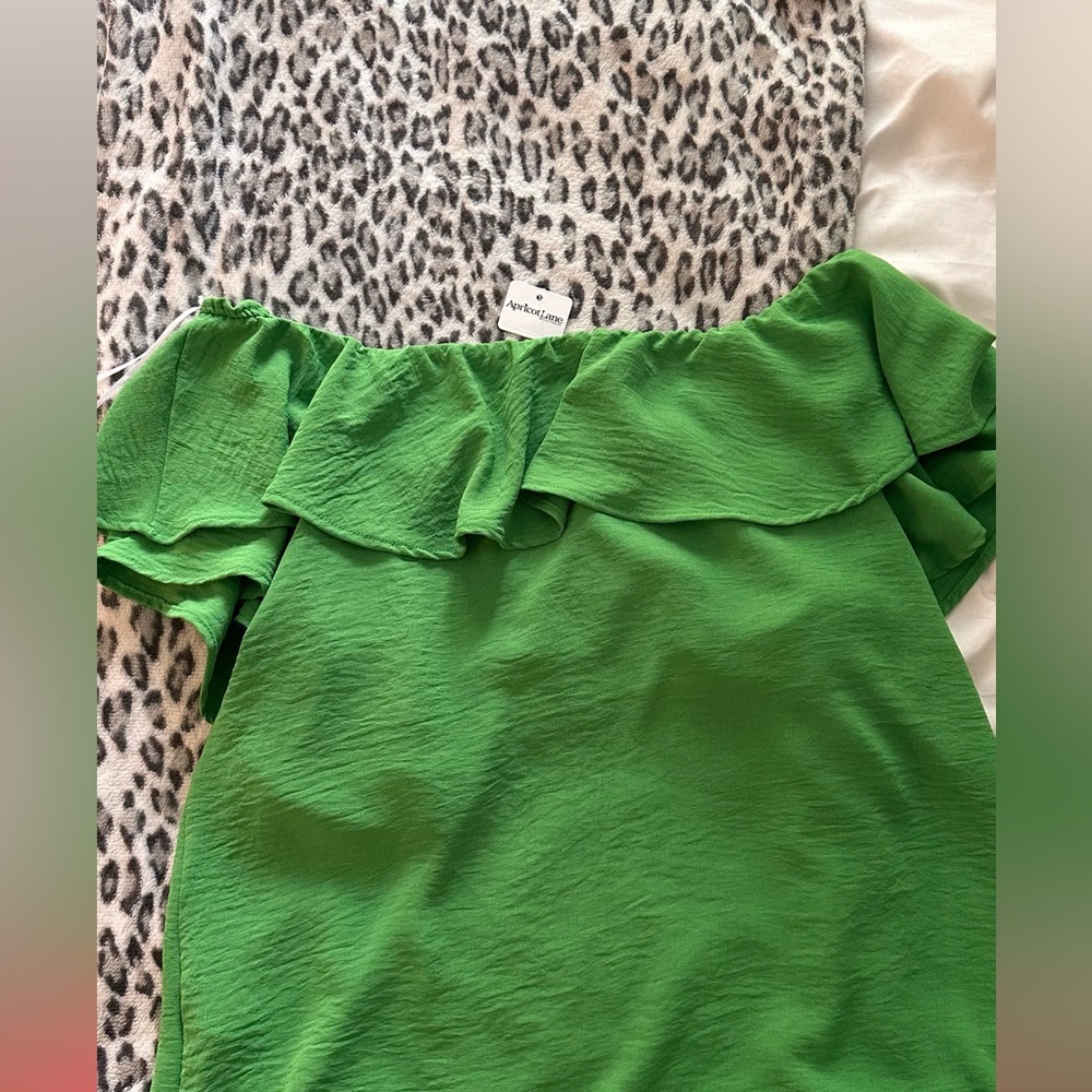 Apricot Lane Green Ruffle Blouse - Picture 5 of 5